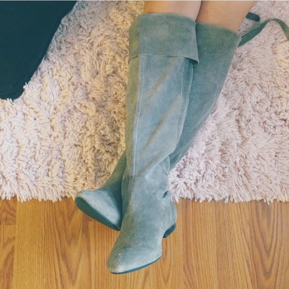 Guess Shoes - Genuine suede Guess boots